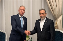 I.R. Iran, Ministry of Foreign Affairs- Iranian Lebanese FMs discuss regional developments bilateral ties in Doha